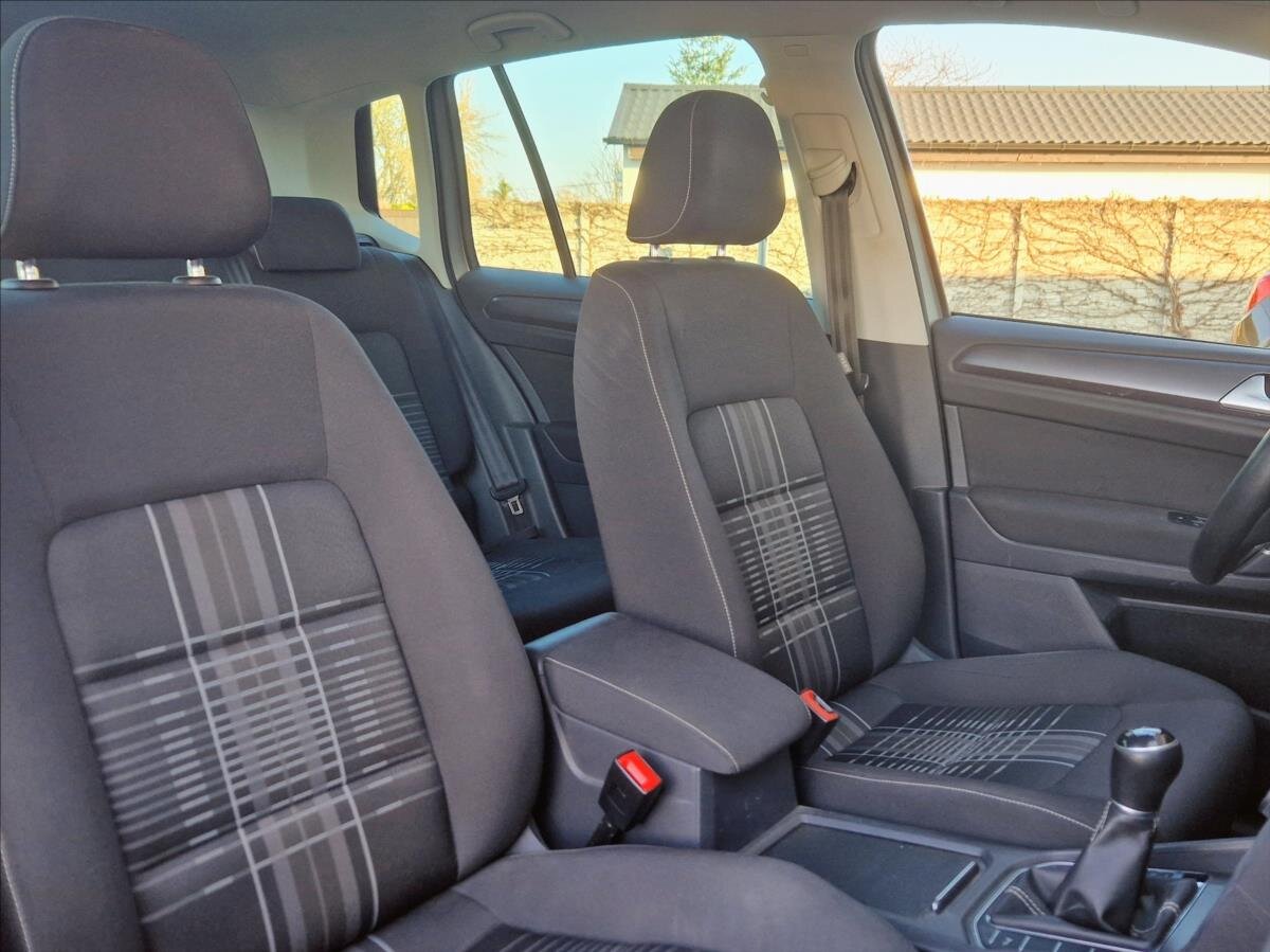 Volkswagen Golf Sportsvan Kombi 1,2 l 81 kw