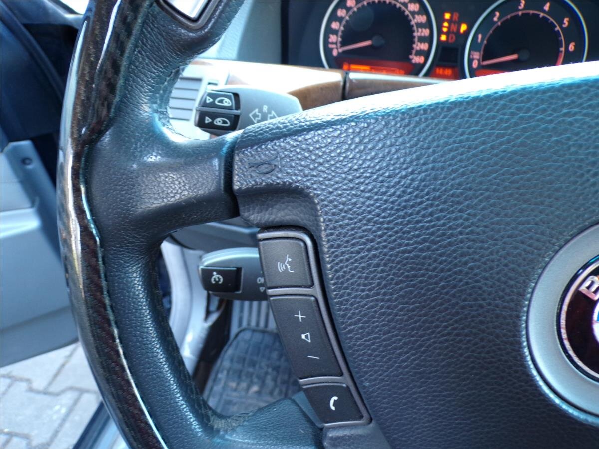 BMW Řada 7 Sedan / Limuzína 3,6 l 200 kw