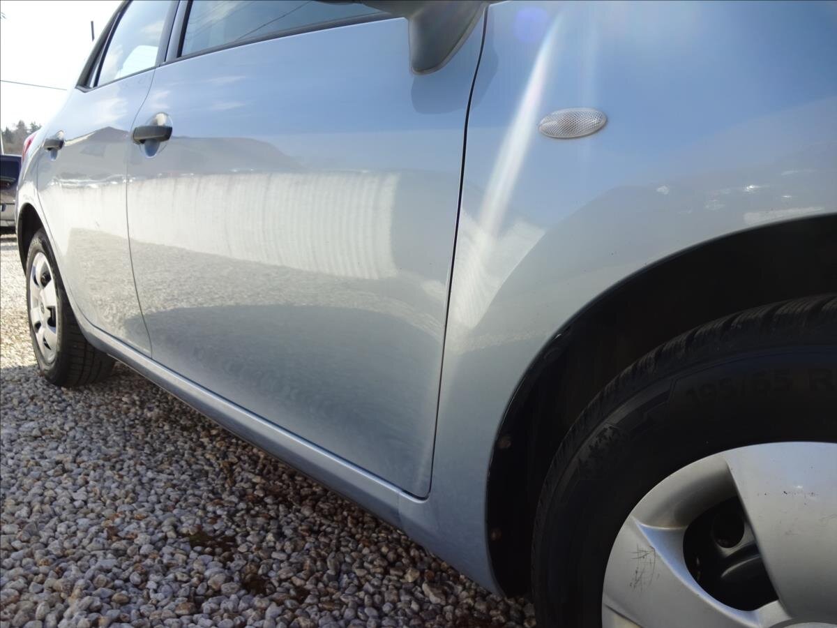 Toyota Auris Hatchback 1,3 l 74 kw