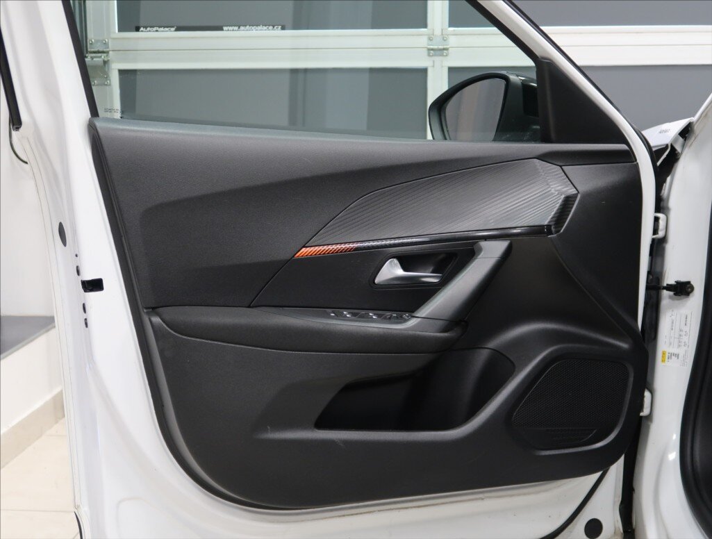 Peugeot 2008 SUV / Terénní 1,2 l 74 kw