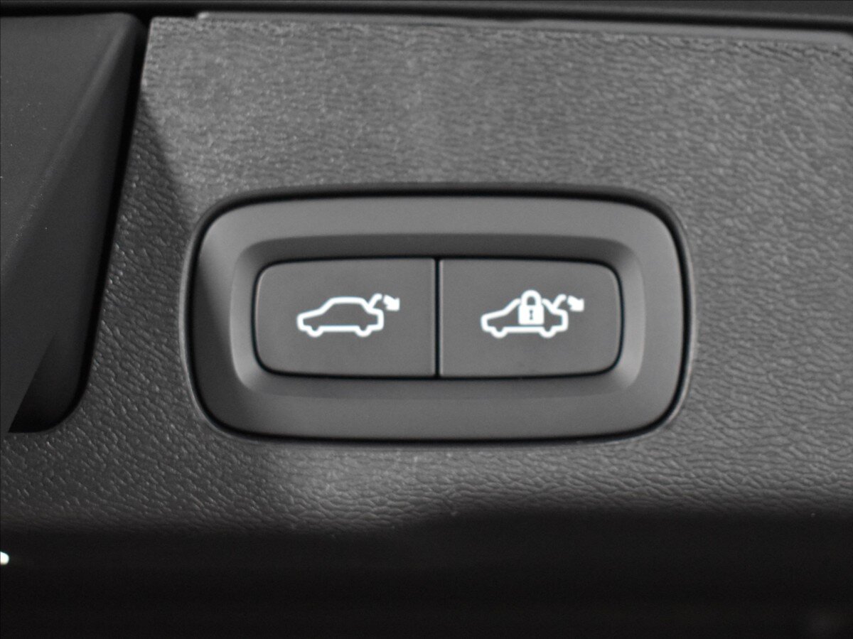 Volvo XC60 SUV / Terénní 2,0 l 184 kw