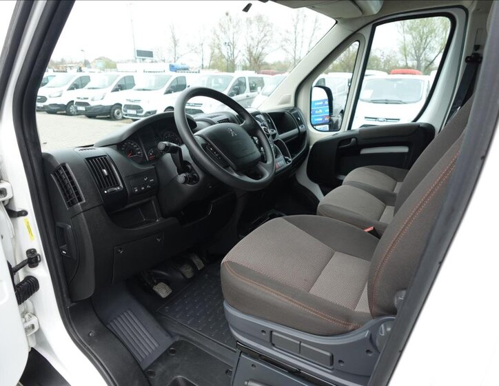 Peugeot Boxer Ostatní 2,2 l 121 kw