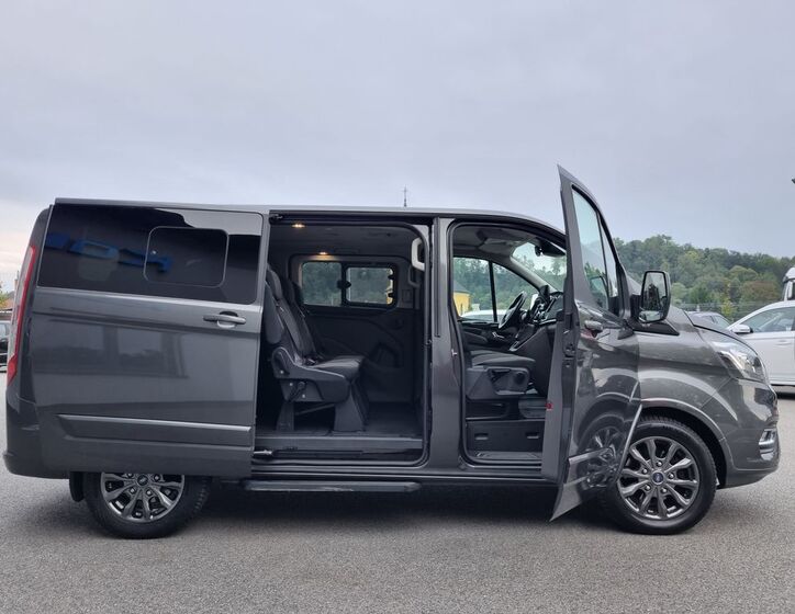 Ford Tourneo Custom 11