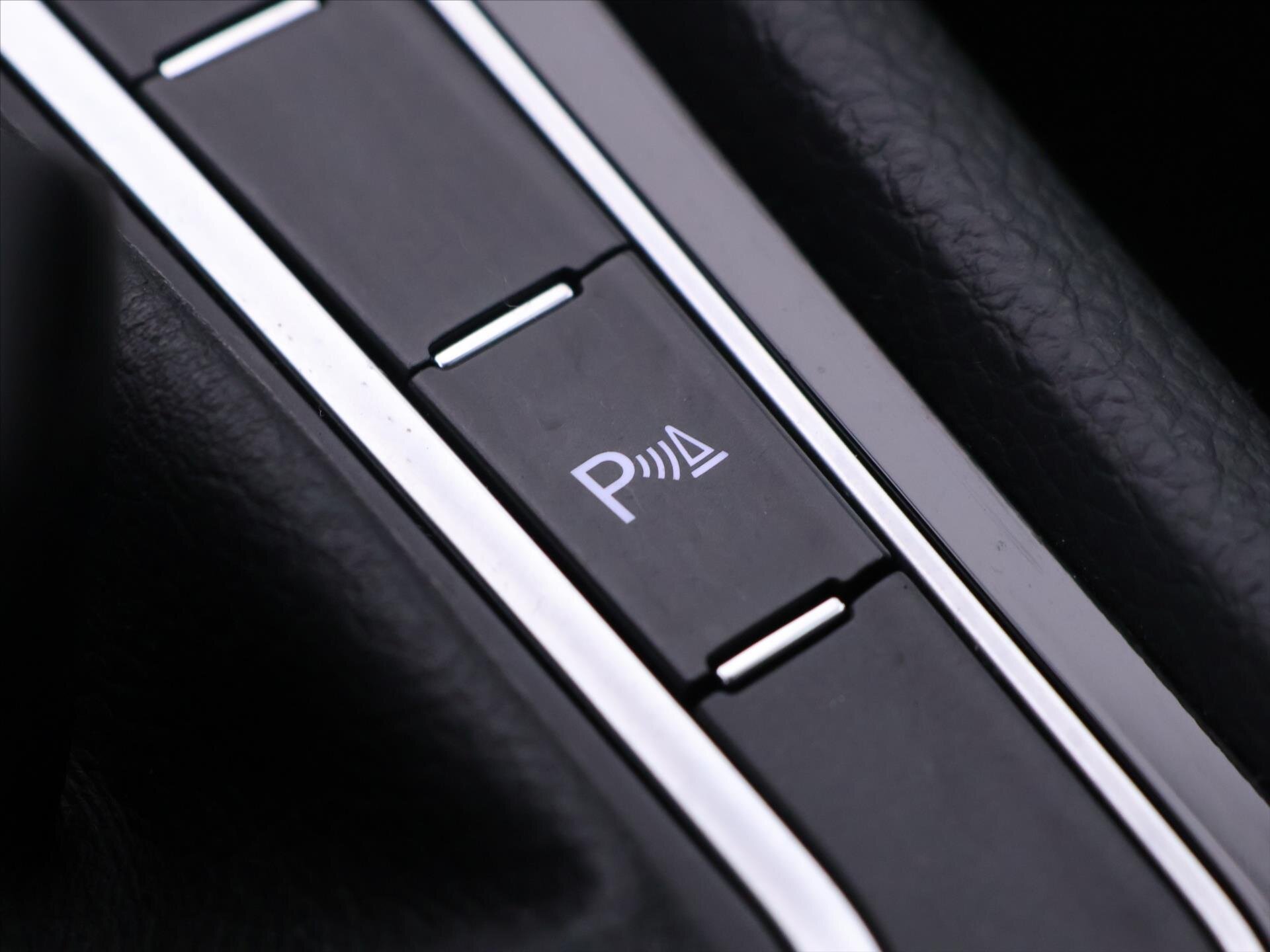 Volkswagen Golf Hatchback 2,0 l 221 kw