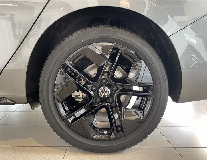 Volkswagen Passat Kombi 1,5 l 200 kw