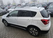Suzuki SX4 S-Cross 9