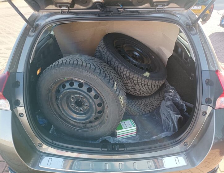 Toyota Auris Kombi 1,6 l 97 kw