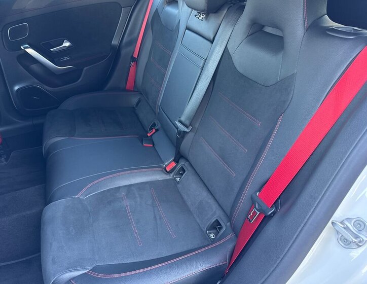 Mercedes-Benz CLA Kombi 2,0 l 310 kw