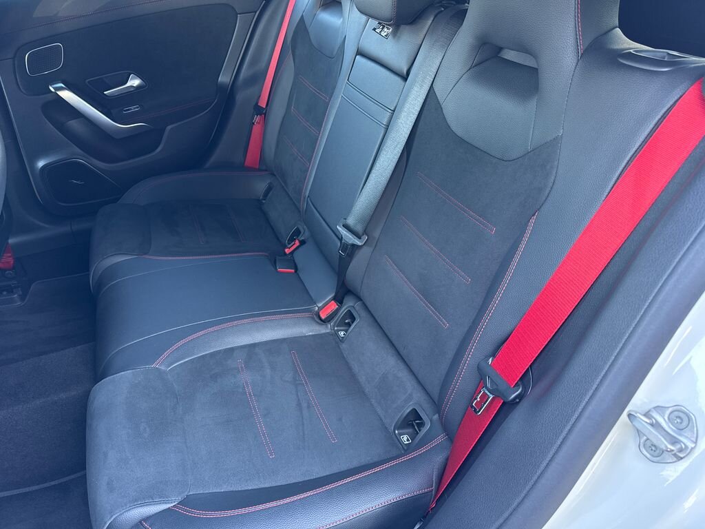 Mercedes-Benz CLA Kombi 2,0 l 310 kw