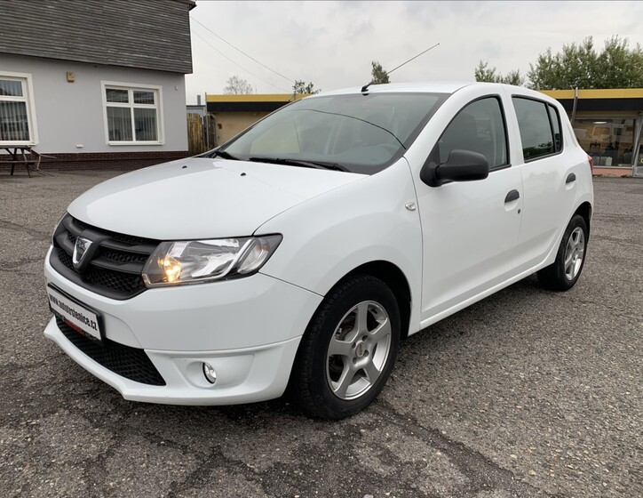 Dacia Sandero 1