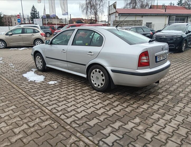 Škoda Octavia Liftback 1,8 l 110 kw