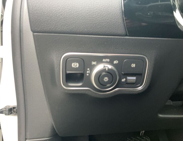 Mercedes-Benz GLA 24