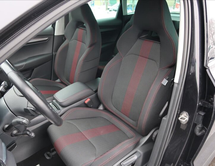 Škoda Karoq SUV 1,6 l 85 kw