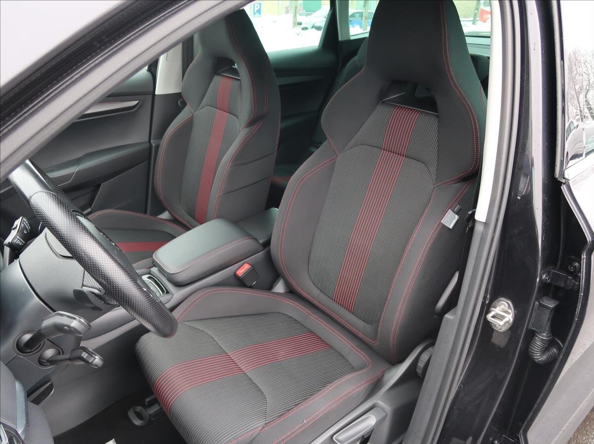 Škoda Karoq SUV 1,6 l 85 kw