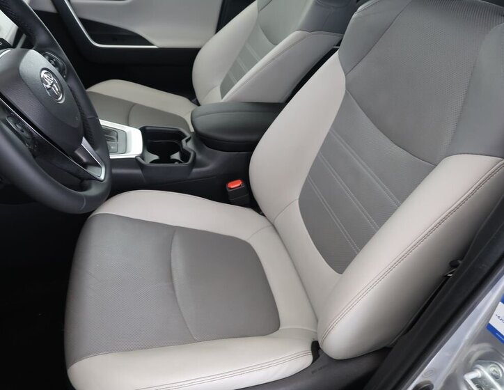 Toyota RAV4 SUV / Terénní 2,5 l 131 kw