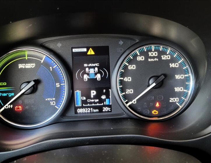 Mitsubishi Outlander 24