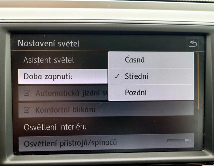 Volkswagen Passat Kombi 1,6 l 88 kw