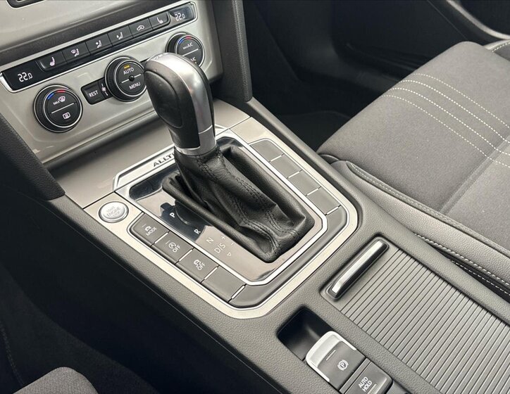 Volkswagen Passat Kombi 2,0 l 140 kw