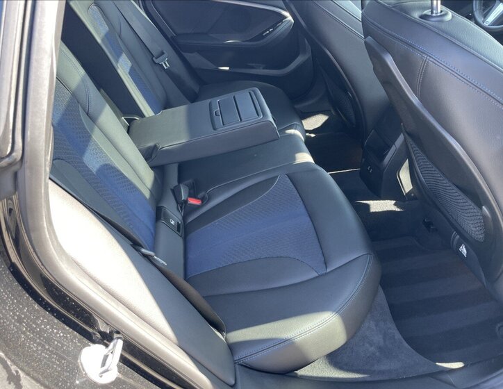 BMW Řada 2 Sedan / Limuzína 2,0 l 140 kw