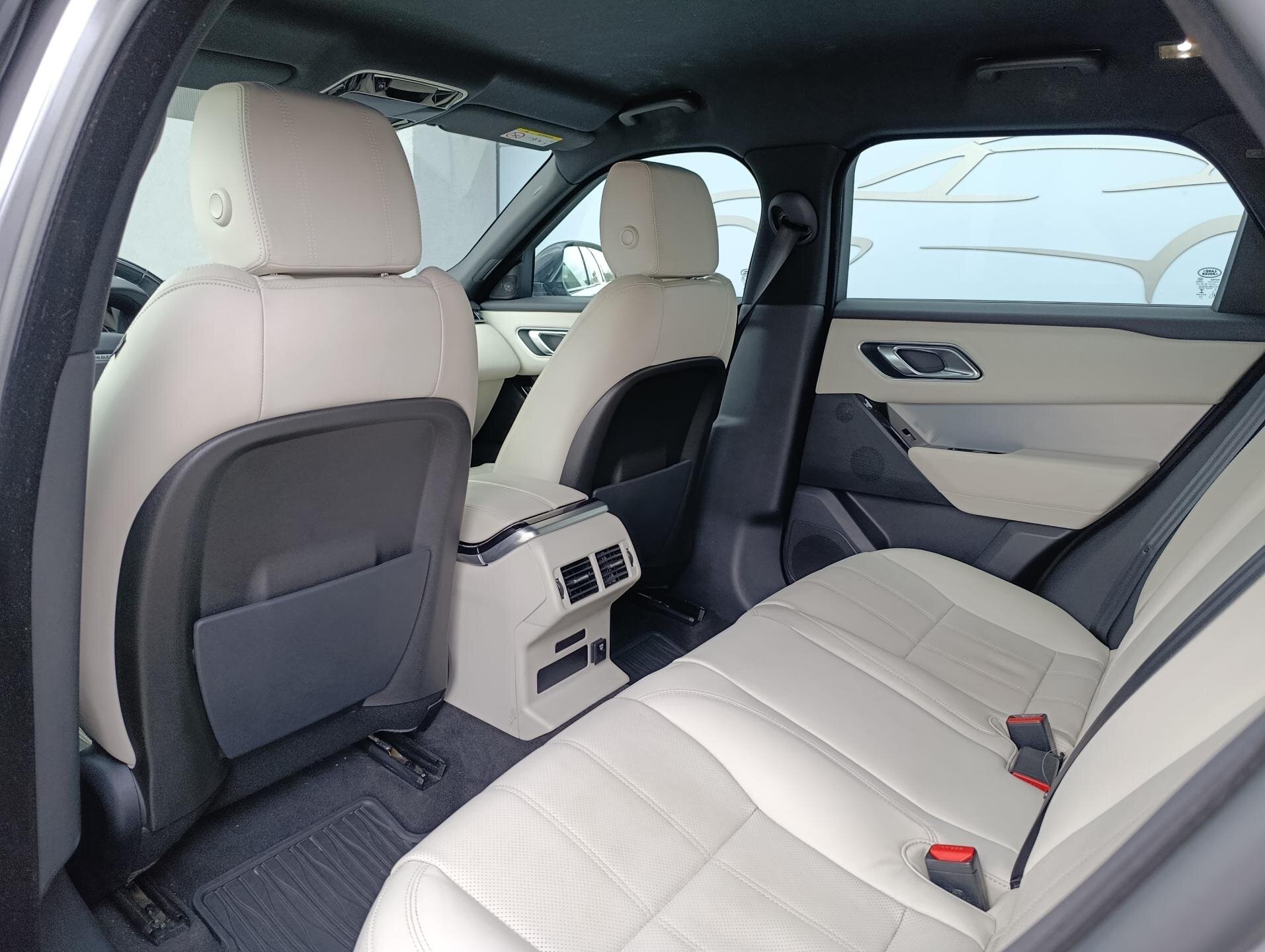 Land Rover Range Rover Velar SUV / Terénní 2,0 l 184 kw