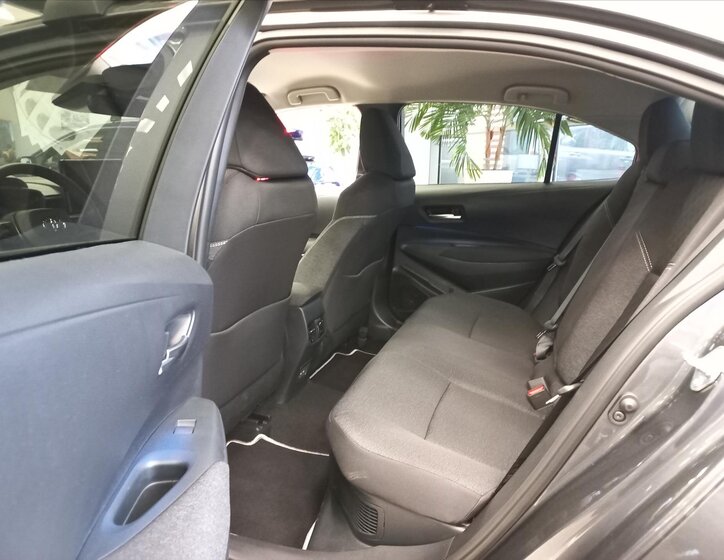 Toyota Corolla Sedan / Limuzína 1,8 l 72 kw