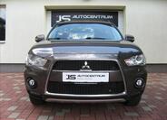Mitsubishi Outlander 4