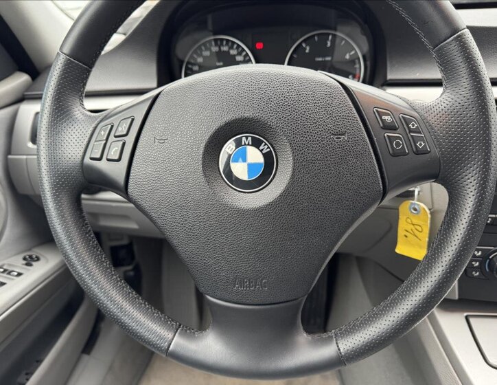 BMW Řada 3 Kombi 2,0 l 120 kw