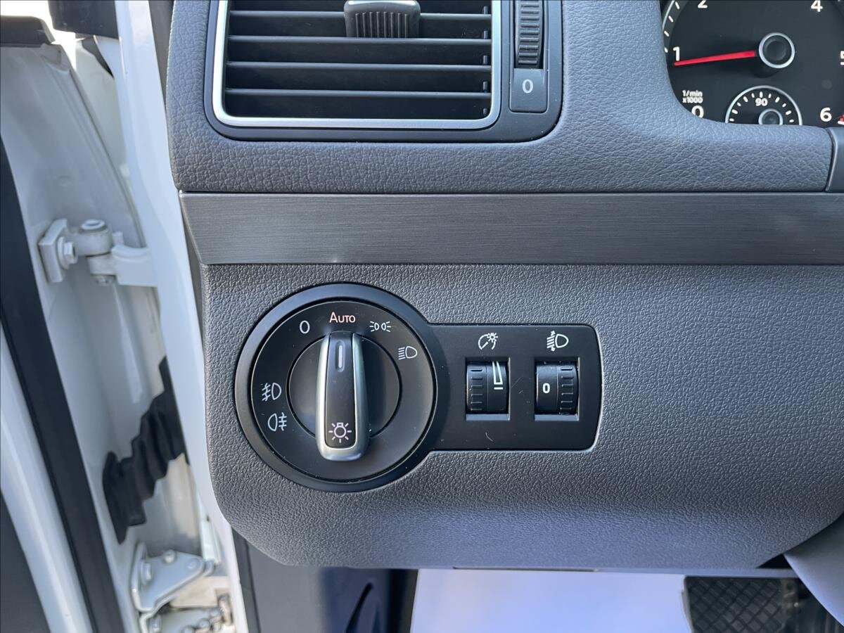 Volkswagen Touran MPV 1,6 l 77 kw