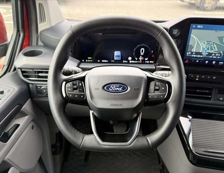 Ford Tourneo Custom Kombi 2,5 l 171 kw