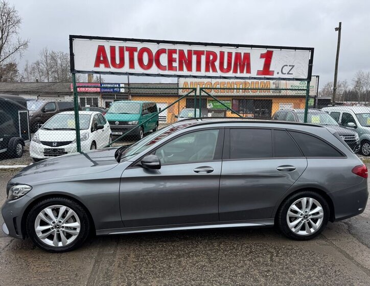 Mercedes-Benz Třídy C Kombi 2,2 l 143 kw