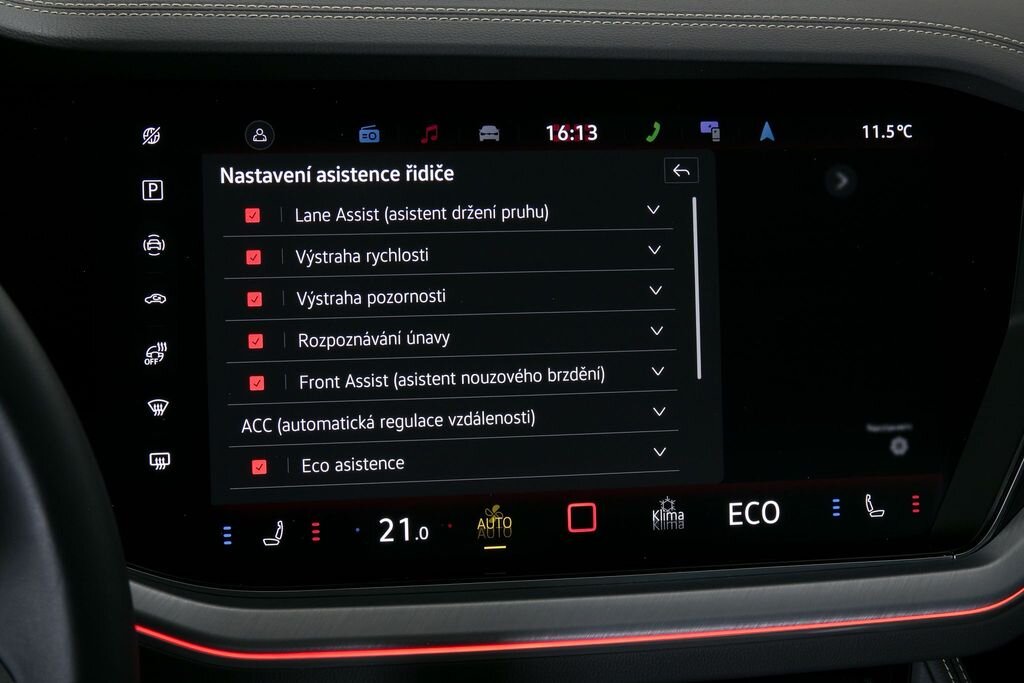 Volkswagen Touareg SUV / Terénní 3,0 l 210 kw