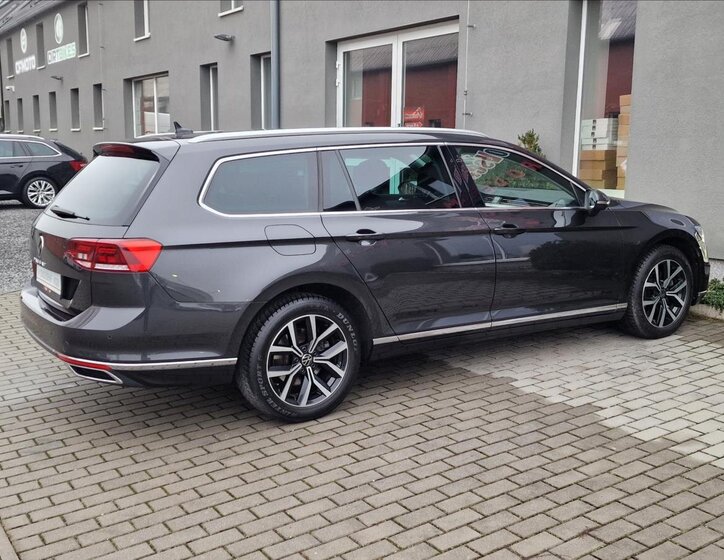 Volkswagen Passat 11