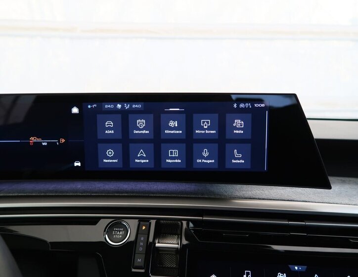 Peugeot 5008 SUV 1,2 l 100 kw