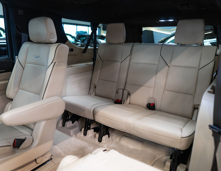 Cadillac Escalade 37