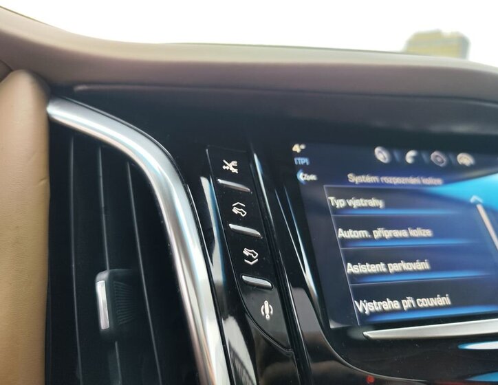 Cadillac Escalade 25