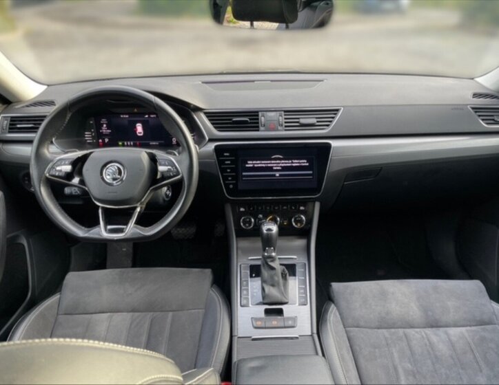 Škoda Superb 9