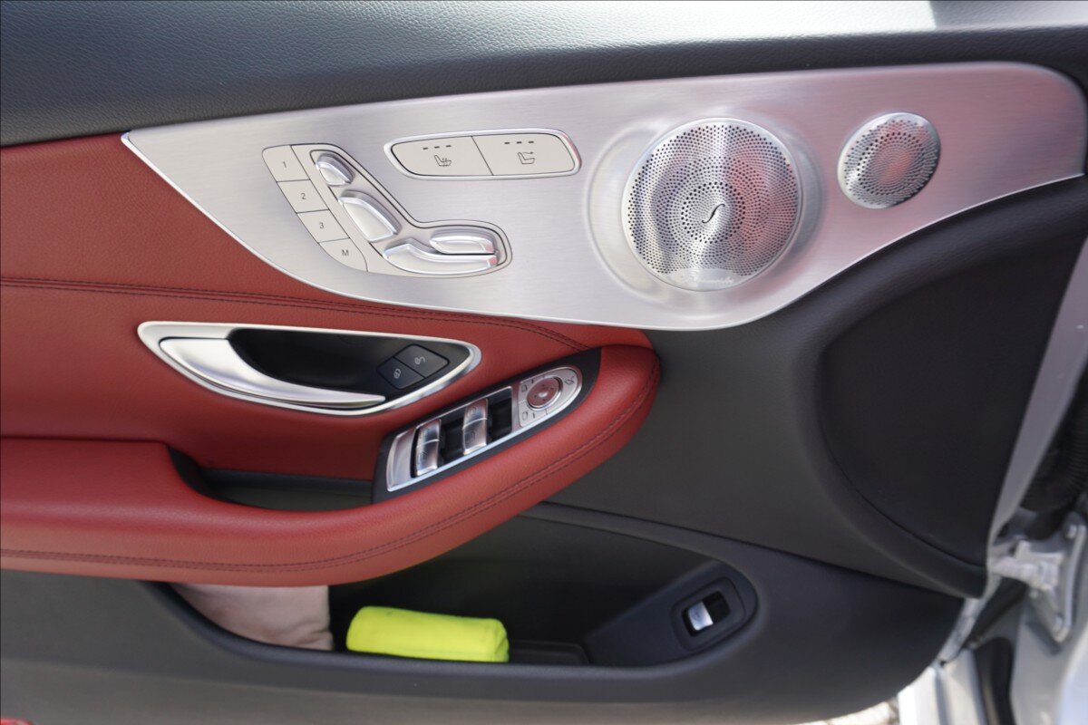 Mercedes-Benz Třídy C Kabriolet 2,0 l 190 kw