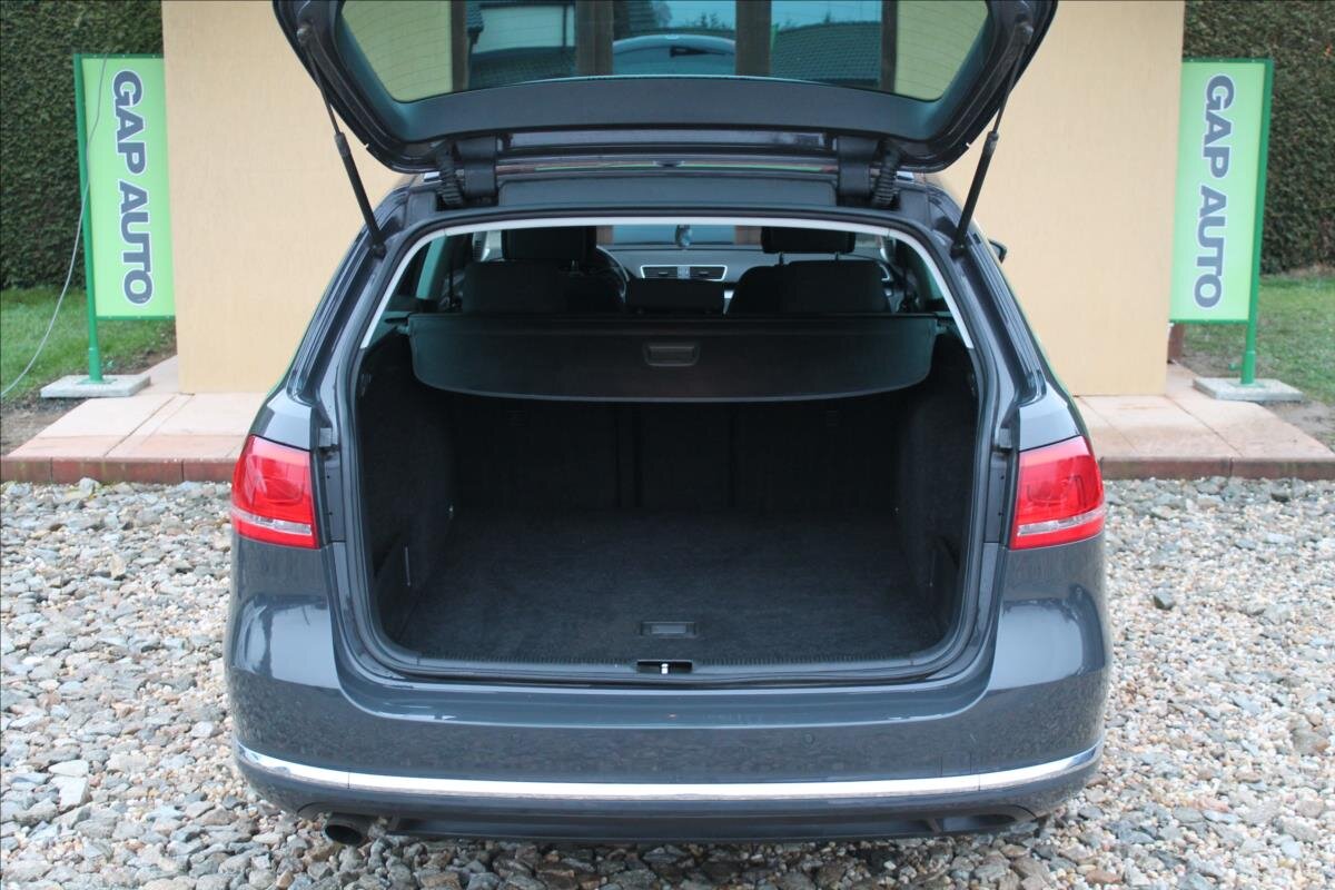 Volkswagen Passat Kombi 1,6 l 77 kw