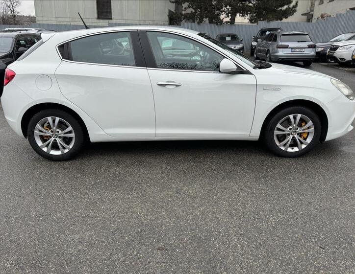Alfa Romeo Giulietta 11