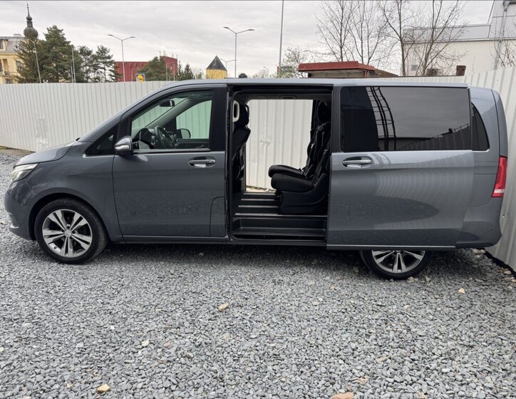Mercedes-Benz Třídy V Kombi 2,1 l 120 kw