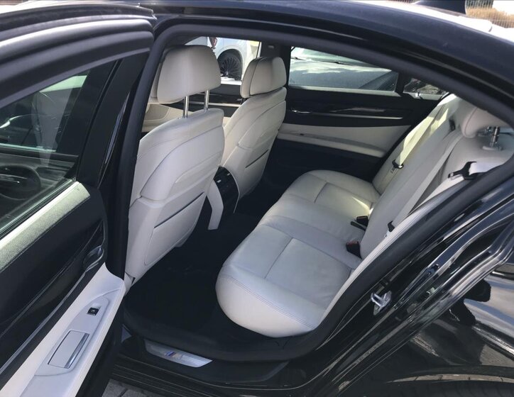 BMW Řada 7 Sedan / Limuzína 3,0 l 190 kw