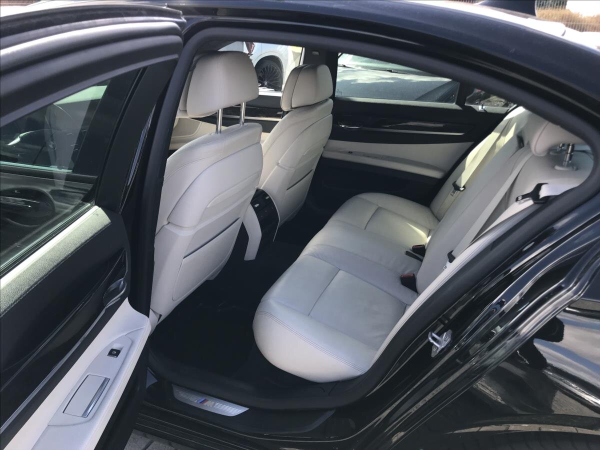 BMW Řada 7 Sedan / Limuzína 3,0 l 190 kw