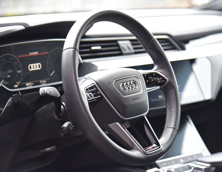 Audi e-tron SUV 0,0 300 kw