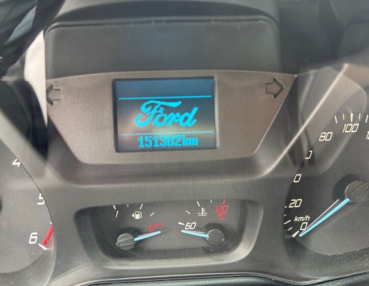 Ford Tourneo Custom 13