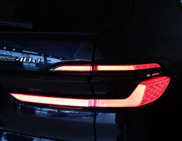 BMW X7 SUV / Terénní 3,0 l 259 kw