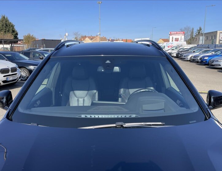 BMW X7 SUV / Terénní 3,0 l 195 kw