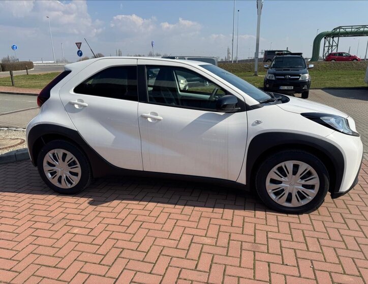 Toyota Aygo Hatchback 998,0 53 kw