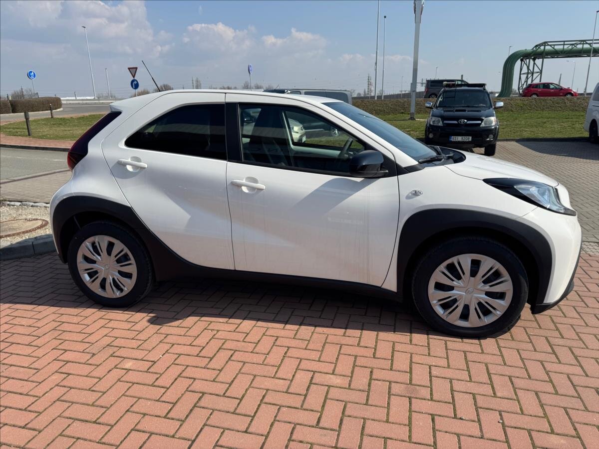 Toyota Aygo Hatchback 998,0 53 kw
