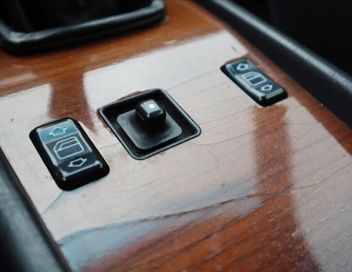 Mercedes-Benz 200 22