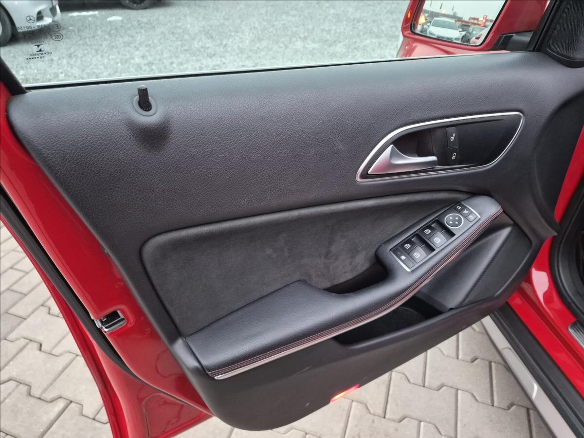 Mercedes-Benz GLA SUV / Terénní 1,6 l 115 kw